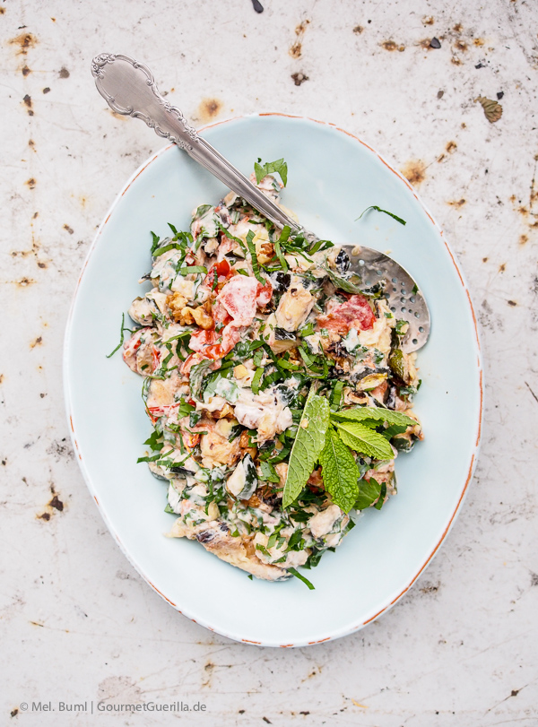  {Ottolenghi} Salad of grilled zucchini with yoghurt, walnuts and mint | GourmetGuerilla.de 