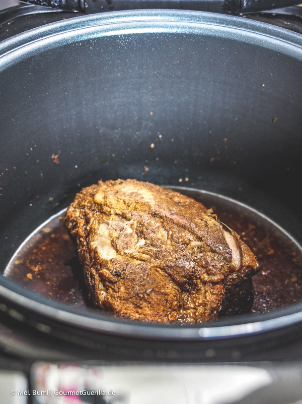 Pulled pork from the multicooker | GourmetGuerilla.com